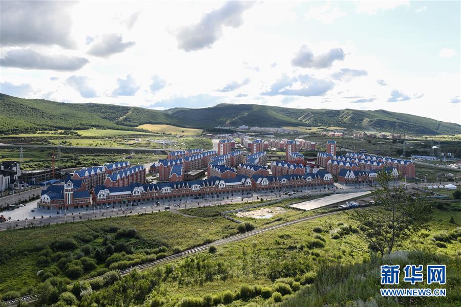 （在習(xí)近平新時(shí)代中國特色社會(huì)主義思想指引下&mdash;&mdash;新時(shí)代新作為新篇章&middot;總書記關(guān)心的百姓身邊事&middot;圖文互動(dòng)）（3）棚改的溫暖：1億多人&ldquo;出棚進(jìn)樓&rdquo;