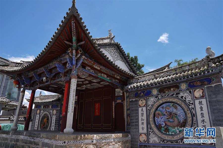 （在習(xí)近平新時(shí)代中國(guó)特色社會(huì)主義思想指引下&mdash;&mdash;新時(shí)代新作為新篇章&middot;總書記關(guān)心的百姓身邊事&middot;圖文互動(dòng)）（5）留住鄉(xiāng)愁 綻放新顏&mdash;&mdash;傳統(tǒng)村落保護(hù)激發(fā)鄉(xiāng)村活力