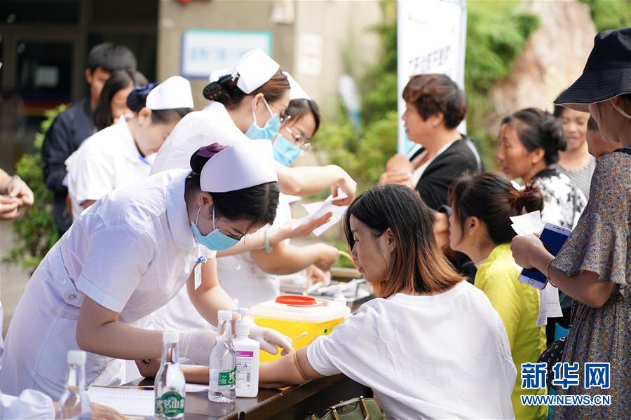 (壯麗70年·奮斗新時(shí)代——共和國(guó)發(fā)展成就巡禮·圖文互動(dòng))(10)人民至上的生動(dòng)實(shí)踐——共和國(guó)民生發(fā)展成就巡禮