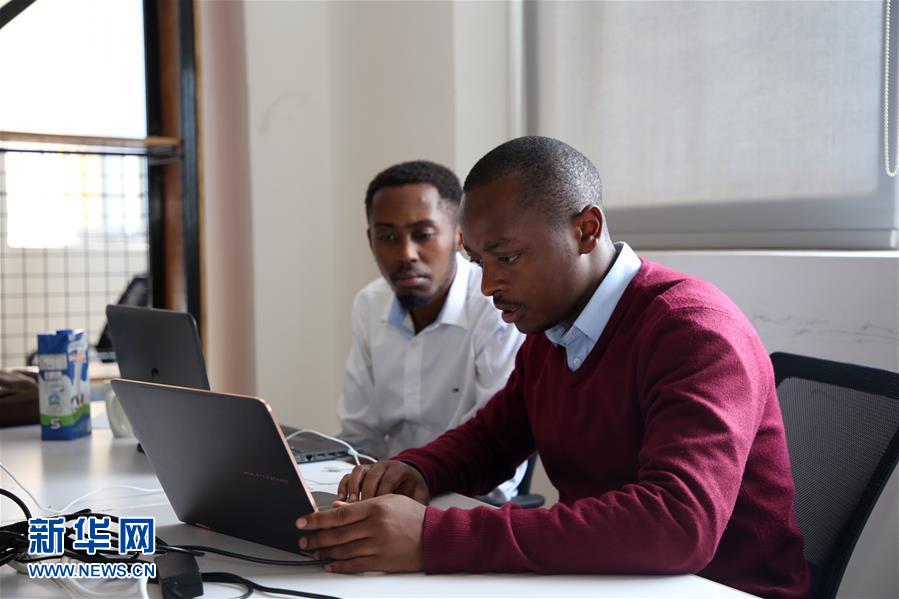 (新華全媒頭條·圖文互動(dòng))(5)攜手鑄就非凡夢(mèng)想——寫(xiě)在習(xí)近平主席提出構(gòu)建更加緊密的中非命運(yùn)共同體一周年之際