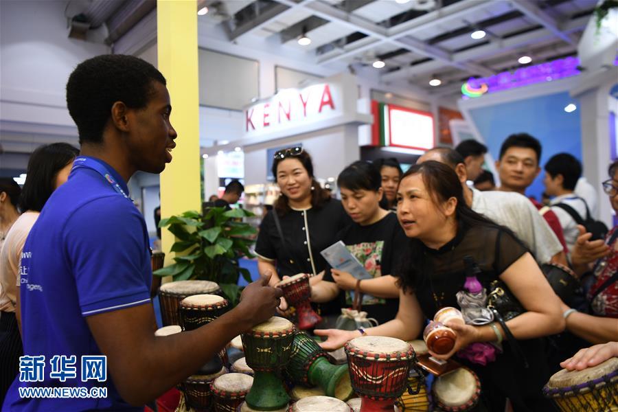 (新華全媒頭條·圖文互動(dòng))(13)攜手鑄就非凡夢(mèng)想——寫(xiě)在習(xí)近平主席提出構(gòu)建更加緊密的中非命運(yùn)共同體一周年之際