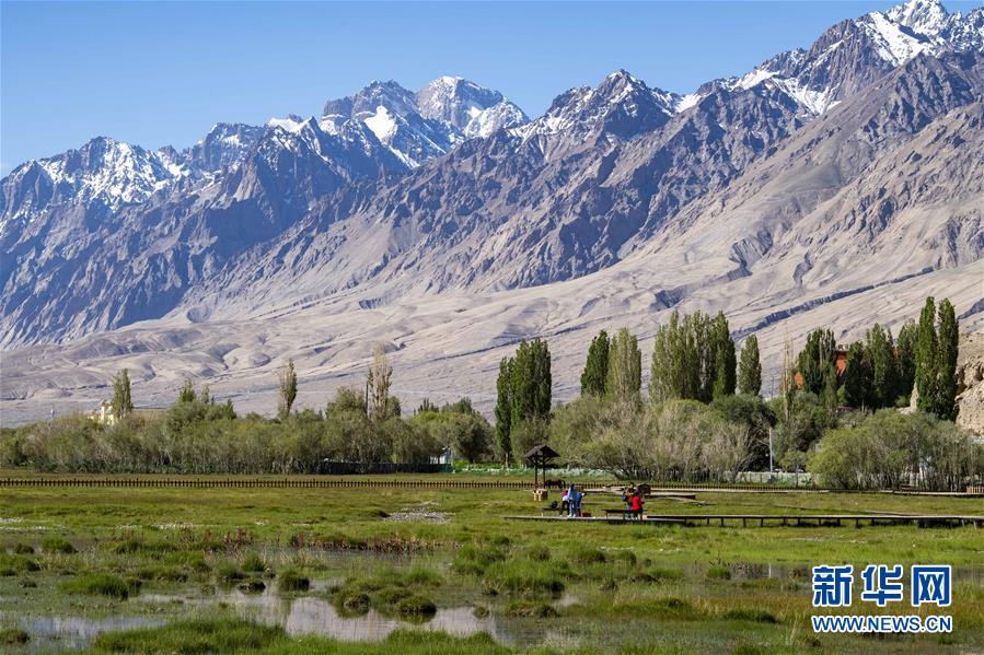 （決戰(zhàn)決勝脫貧攻堅(jiān)&middot;圖文互動(dòng)）（5）&ldquo;云端上的縣城&rdquo;脫貧記