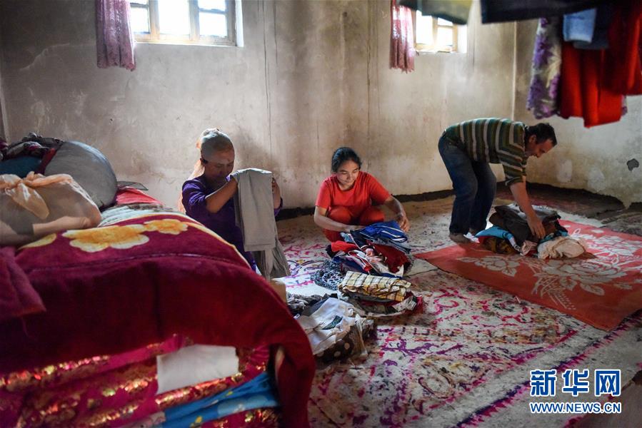 （決戰(zhàn)決勝脫貧攻堅&middot;圖文互動）（6）拋在舊鄉(xiāng)的&ldquo;火墻&rdquo;&mdash;&mdash;新疆易地扶貧搬遷安置點(diǎn)見聞