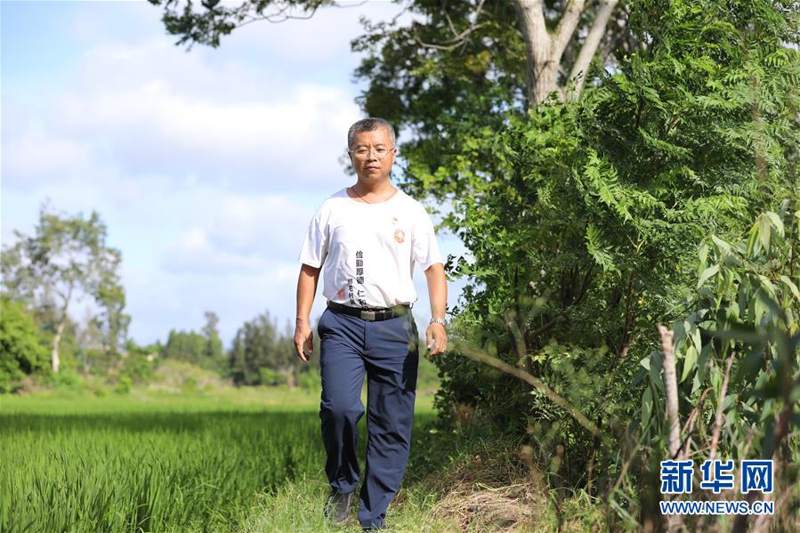（不忘初心、牢記使命&middot;圖文互動）（3）&ldquo;上天入地&rdquo;也要帶領(lǐng)鄉(xiāng)親脫貧&mdash;&mdash;記廣東那毛村駐村第一書記彭彬