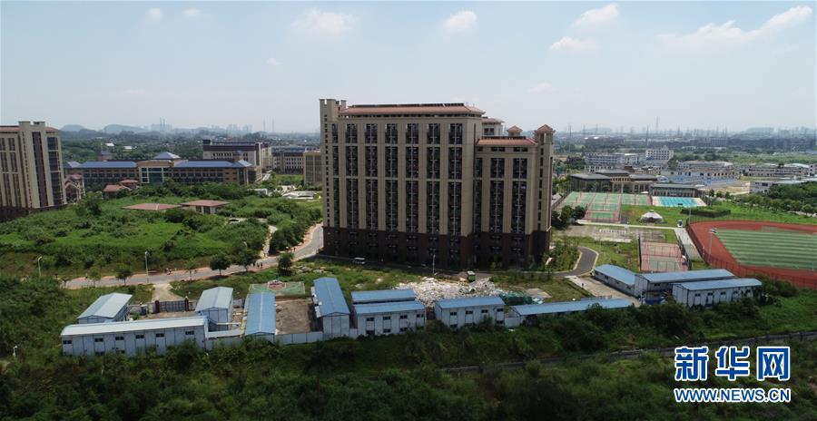 （在習(xí)近平新時(shí)代中國(guó)特色社會(huì)主義思想指引下&mdash;&mdash;新時(shí)代新作為新篇章&middot;圖文互動(dòng)）（1）&ldquo;我們給火箭做減重&rdquo;&mdash;&mdash;高校科技創(chuàng)新進(jìn)行時(shí)