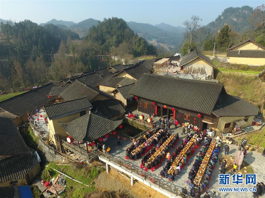 （集中連片特困地區(qū)貧困村調(diào)研行&middot;圖文互動(dòng)）（4）精準(zhǔn)扶貧結(jié)出&ldquo;幸福果&rdquo;&mdash;&mdash;湖南花垣縣十八洞村脫貧調(diào)查
