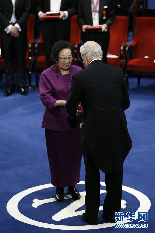 （壯麗70年&middot;奮斗新時(shí)代&mdash;&mdash;共和國榮光&middot;圖文互動）（3）屠呦呦：與青蒿結(jié)緣 用中醫(yī)藥造福世界