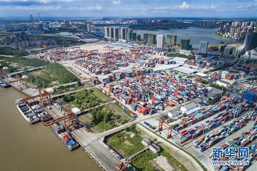 (新華全媒頭條·圖文互動(dòng))(16)中國道路越走越寬廣——社會(huì)主義中國實(shí)踐啟示錄