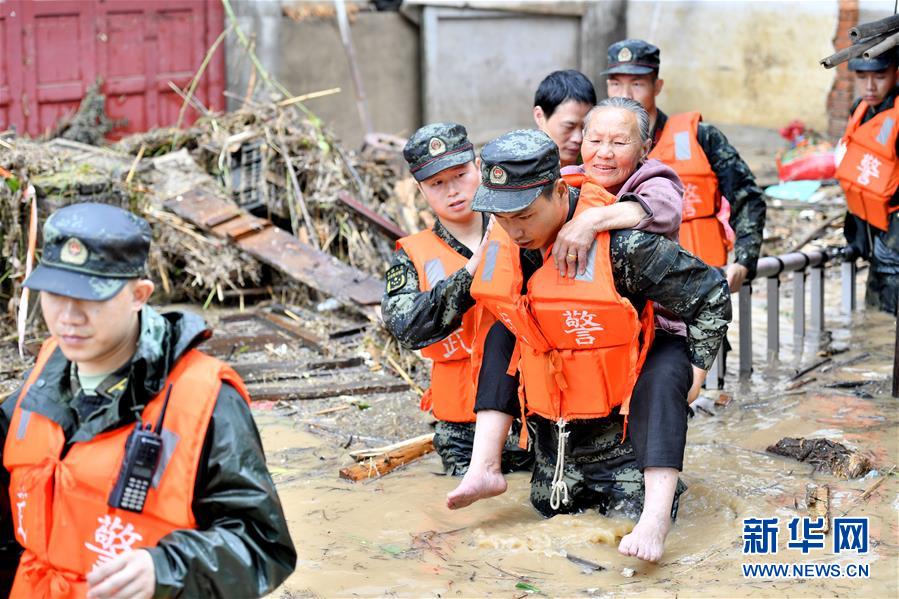 （新華全媒頭條&middot;圖文互動）（5）沿著中國特色強軍之路闊步前進(jìn)&mdash;&mdash;黨中央、中央軍委領(lǐng)導(dǎo)推進(jìn)國防和軍隊建設(shè)70年紀(jì)實
