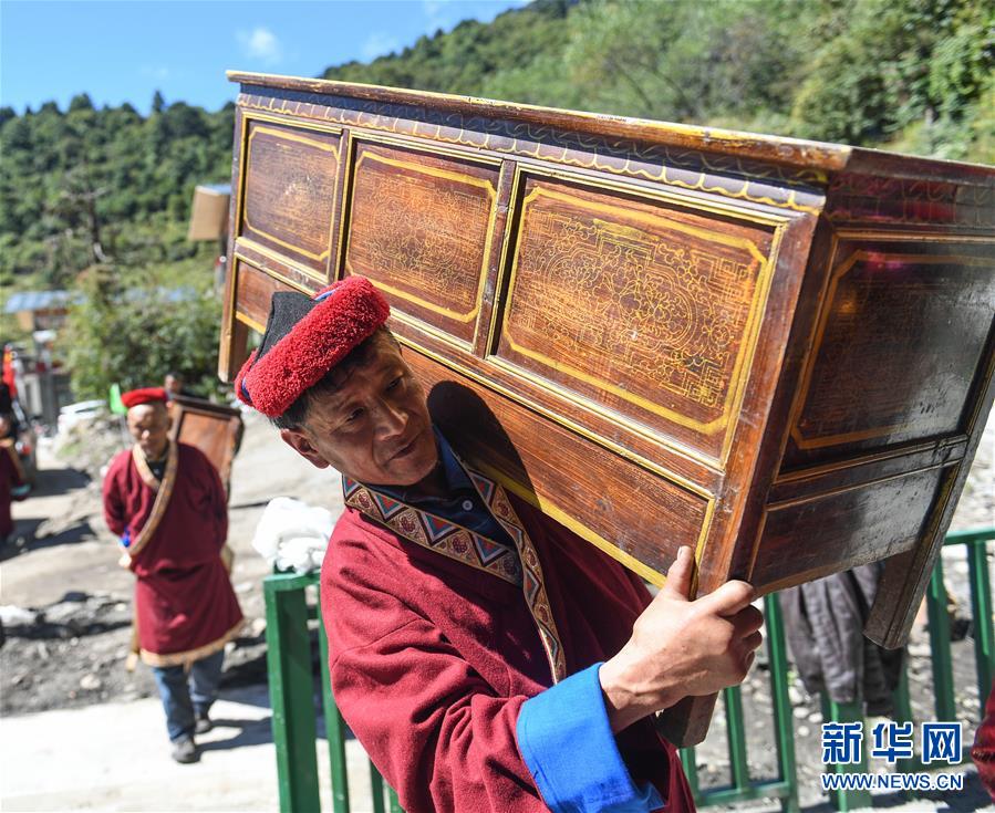 (新華全媒頭條·決戰(zhàn)決勝脫貧攻堅(jiān)·圖文互動)(10)歷史的決戰(zhàn) 偉大的創(chuàng)舉——“世界屋脊”上的反貧困奇跡