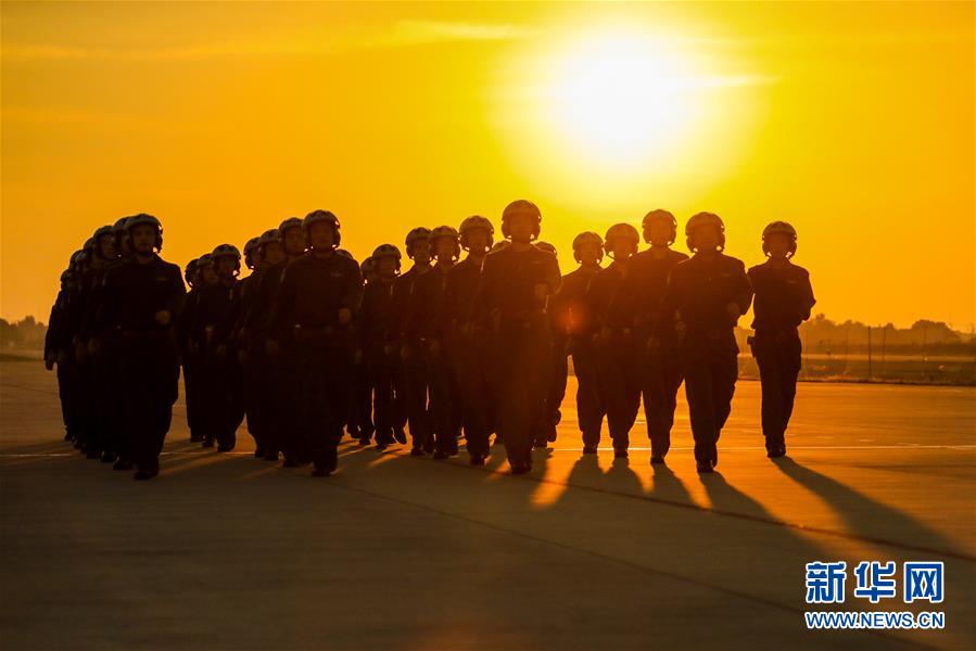 (圖文互動(dòng))(2)掠海巡天鑄鐵拳——空軍“模范轟炸機(jī)大隊(duì)”履行新時(shí)代使命任務(wù)記事