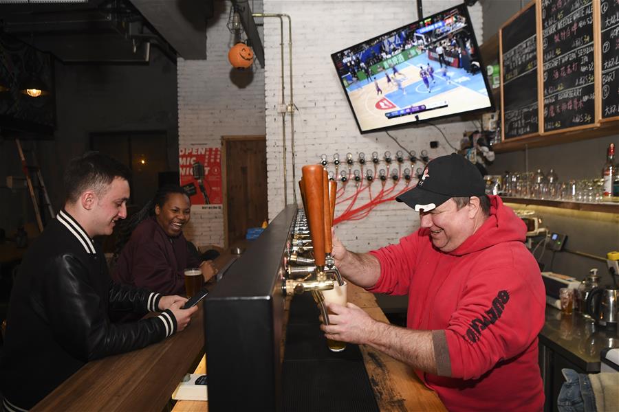 （在習(xí)近平新時代中國特色社會主義思想指引下&mdash;&mdash;新時代新作為新篇章&middot;總書記關(guān)切開放事&middot;圖文互動）（1）中國引力：在開放的中國共創(chuàng)幸福 