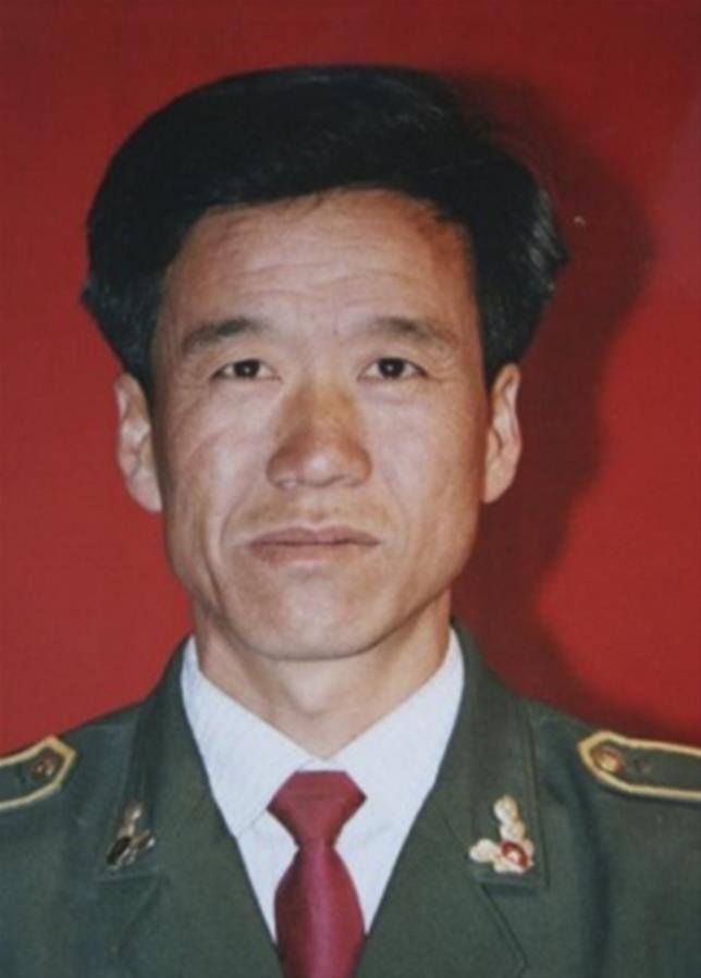 (為了民族復(fù)興·英雄烈士譜·圖文互動(dòng))宮清華:以血肉之軀擋住下滑汽車(chē) 用生命換來(lái)群眾安全