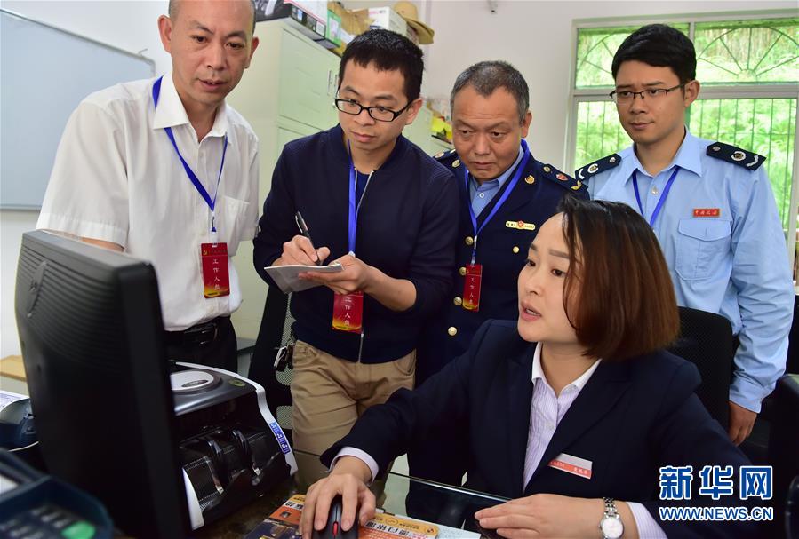 (新華全媒頭條·圖文互動)(5)久久為功糾“四風”樹新風——八項規(guī)定出臺7周年之際作風建設新觀察