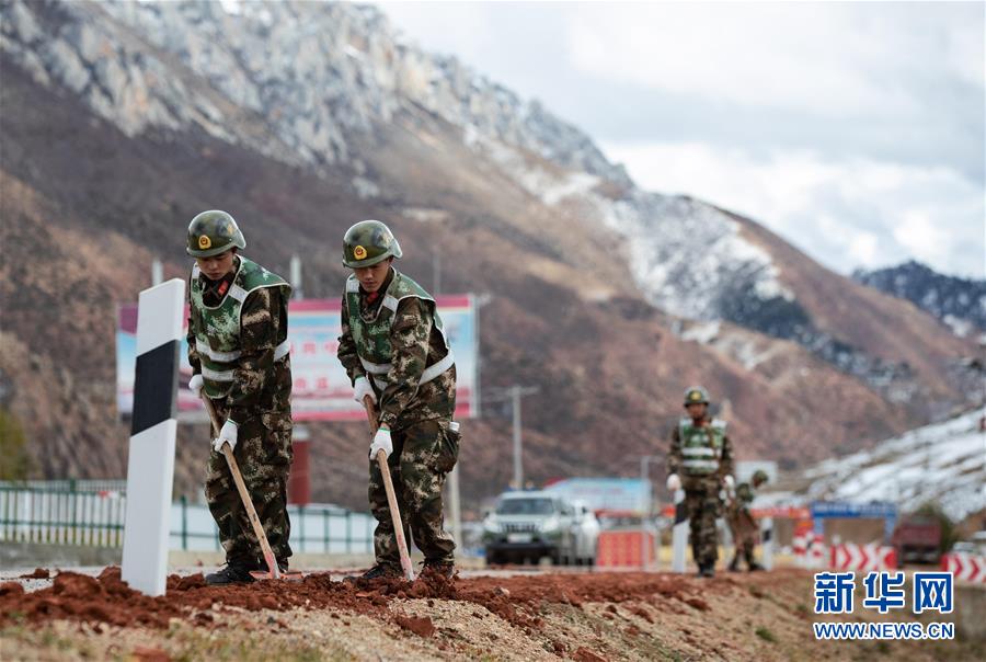 （新華全媒頭條&middot;圖文互動(dòng)）（12）格?；ㄩ_(kāi)滿(mǎn)天路&mdash;&mdash;寫(xiě)在川藏公路通車(chē)65周年之際