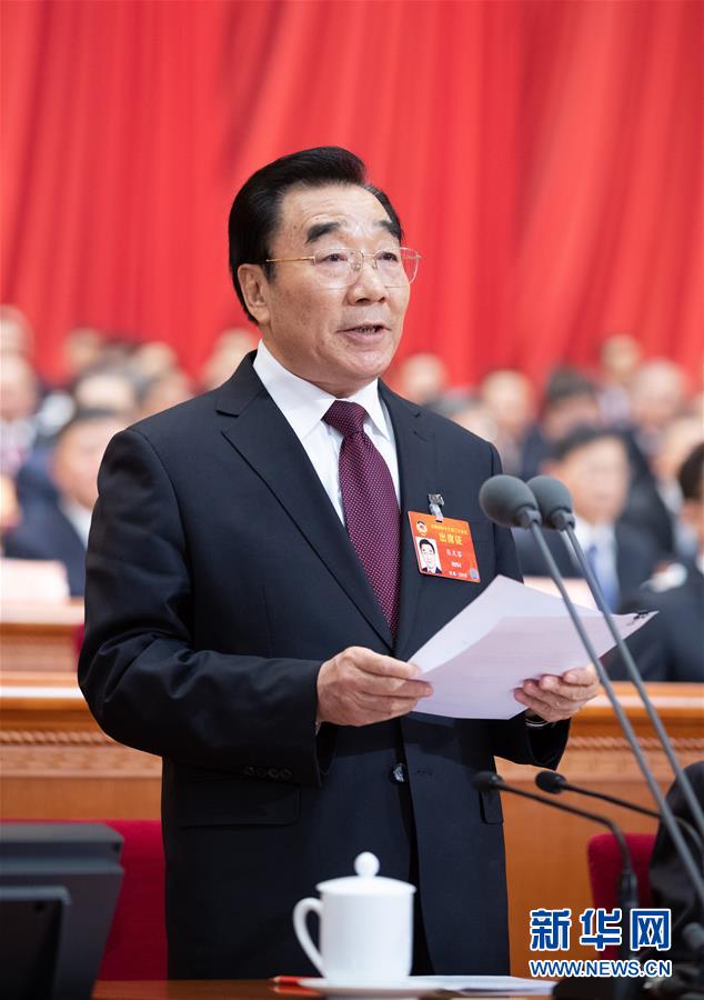 （兩會(huì)&middot;政協(xié)開幕&middot;XHDW）張慶黎主持開幕會(huì)