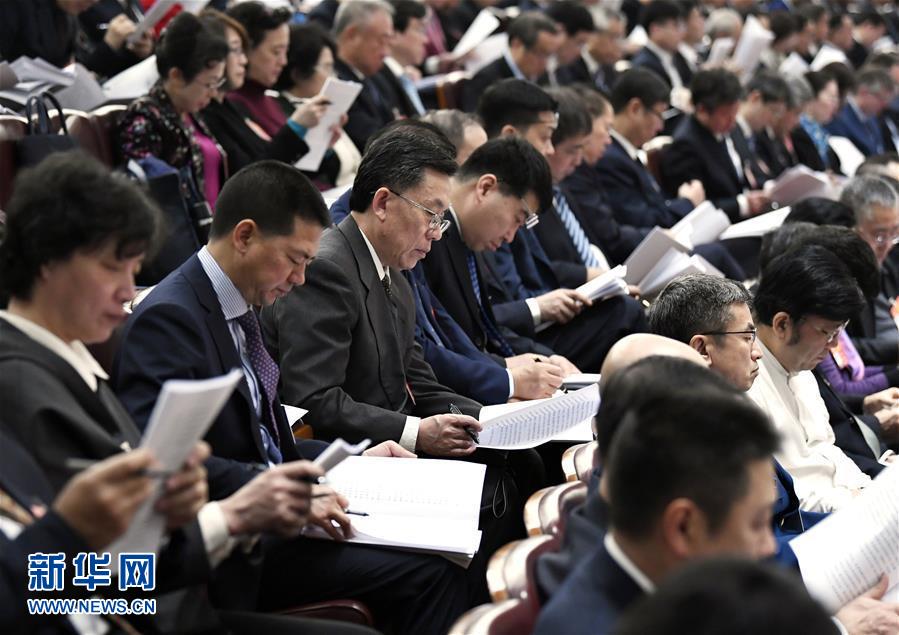（兩會(huì)&middot;人大開幕&middot;XHDW）（17）十三屆全國人大二次會(huì)議在京開幕