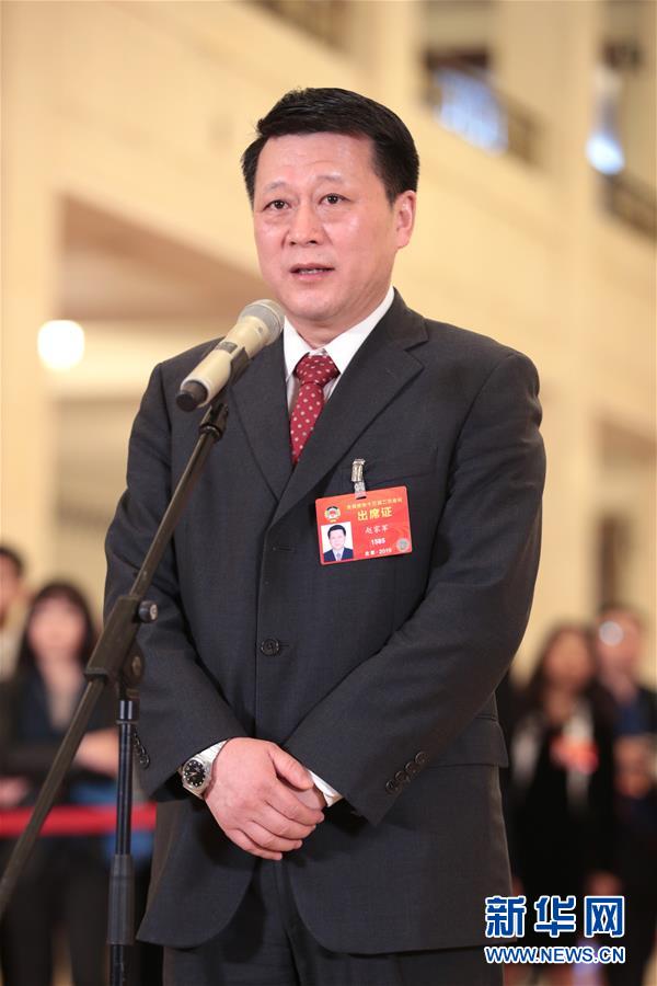 （兩會(huì)&middot;面對面）（3）全國政協(xié)委員接受采訪