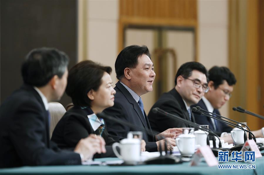 （兩會(huì)&middot;XHDW）（10）最高人民法院審判委員會(huì)副部級(jí)專(zhuān)職委員劉貴祥等就&ldquo;攻堅(jiān)&lsquo;基本解決執(zhí)行難&rsquo;&rdquo;答記者問(wèn)