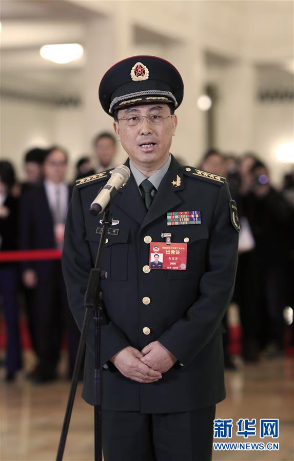 （兩會&middot;面對面&middot;XHDW）（7）全國政協(xié)委員接受采訪