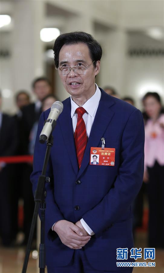 （兩會(huì)&middot;面對(duì)面&middot;XHDW）（10）全國(guó)政協(xié)委員接受采訪