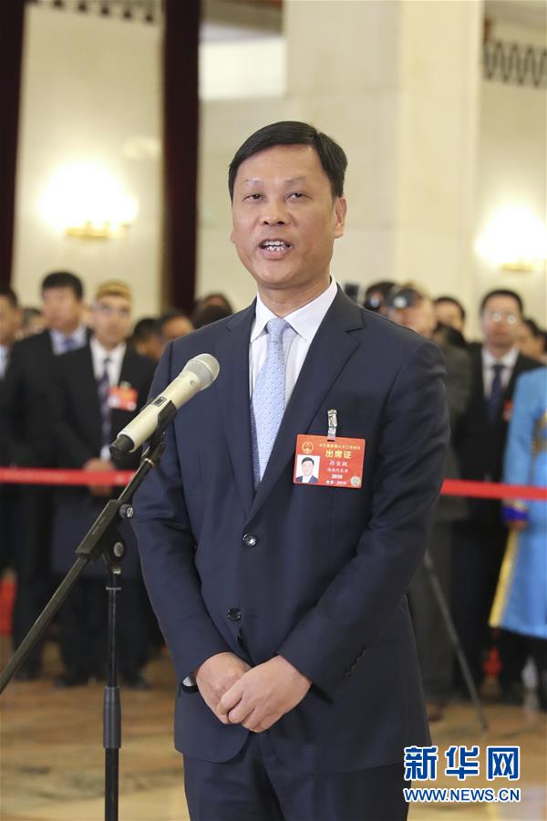 （兩會(huì)&middot;面對(duì)面&middot;XHDW）（9）全國人大代表接受采訪