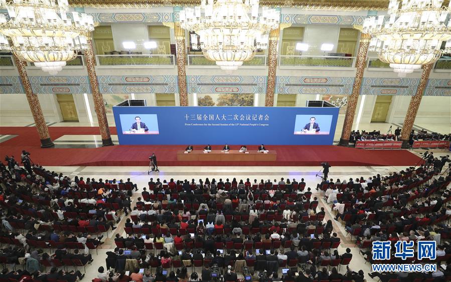 (兩會(huì))(6)李克強(qiáng)總理會(huì)見采訪全國(guó)兩會(huì)的中外記者并回答提問(wèn)