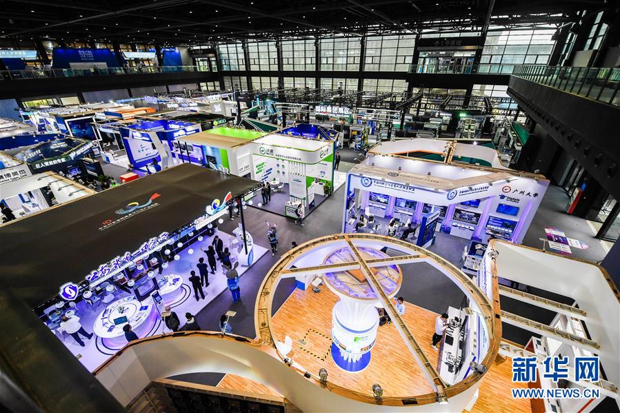 (新華全媒頭條·圖文互動)(6)勇立潮頭御風(fēng)行——以習(xí)近平同志為核心的黨中央2019年治國理政評述