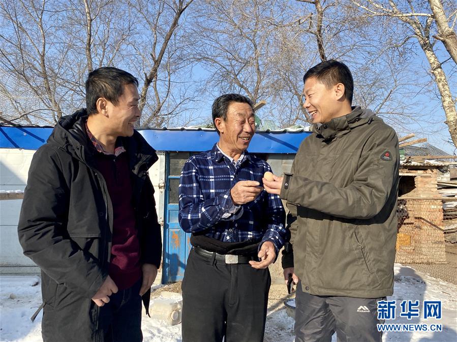 （在習近平新時代中國特色社會主義思想指引下&mdash;&mdash;新時代新作為新篇章&middot;總書記關(guān)切脫貧事&middot;決勝貧困&middot;圖文互動）（1）讓一方水土&ldquo;富養(yǎng)&rdquo;一方人&mdash;&mdash;扶貧特色產(chǎn)業(yè)惠及千家萬戶