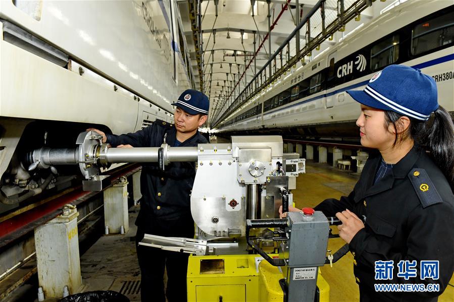 (新春走基層)(6)福建鐵路部門:保安全 迎春運(yùn)