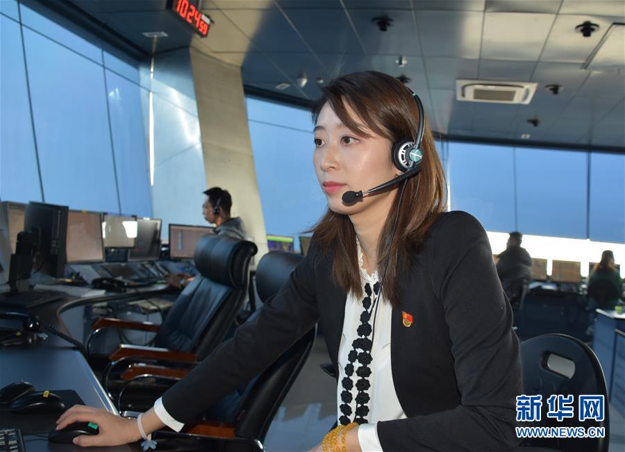 (關(guān)注春運(yùn)·圖文互動(dòng))在崗一分鐘,保證安全60秒——記守護(hù)遠(yuǎn)航客機(jī)的“燈塔”管制員