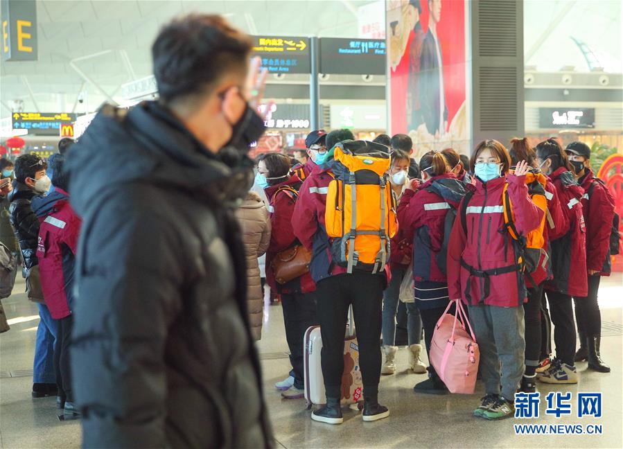 (新華全媒頭條·圖文互動(dòng))(18)萬(wàn)眾一心迎挑戰(zhàn) 眾志成城戰(zhàn)疫情——全國(guó)總動(dòng)員打響疫情防控阻擊戰(zhàn)紀(jì)實(shí)