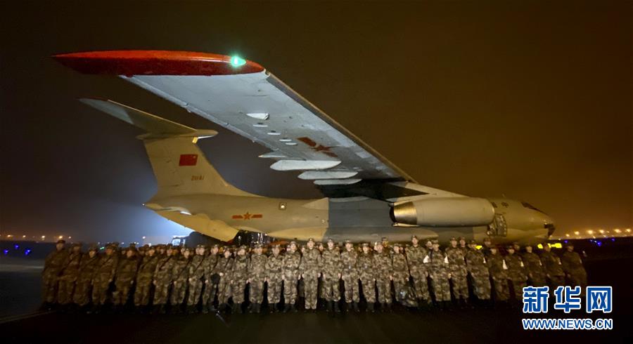 （新華全媒頭條&middot;圖文互動(dòng)）（5）新華社評(píng)論員：危難時(shí)刻，黨員干部要挺身而出&mdash;&mdash;論堅(jiān)決打贏疫情防控阻擊戰(zhàn)