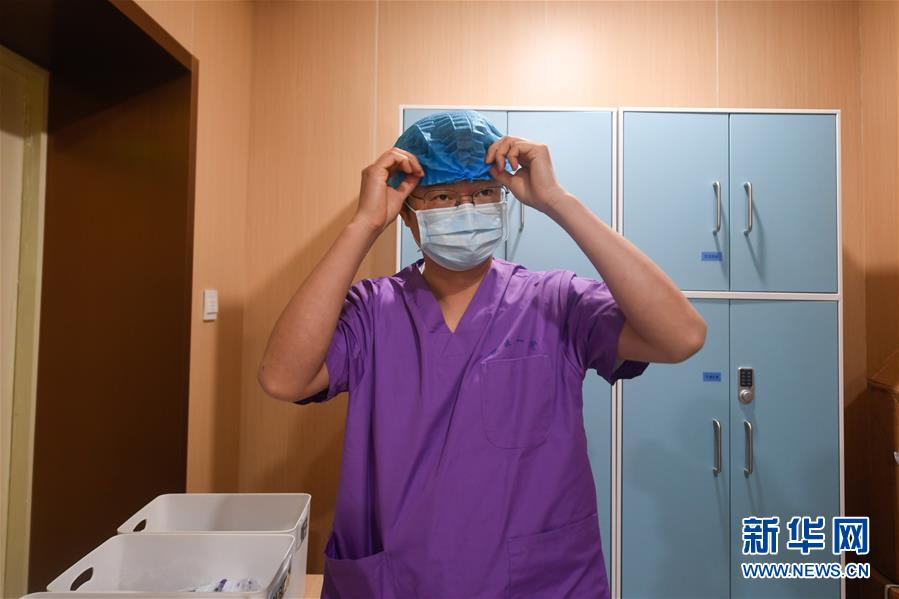 （聚焦疫情防控&middot;圖文互動(dòng)）（2）無法握手，但始終并肩