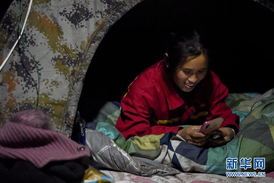 （新春走基層&middot;圖文互動(dòng)）（6）寒冬里，&ldquo;沙漠玫瑰&rdquo;猶自綻放