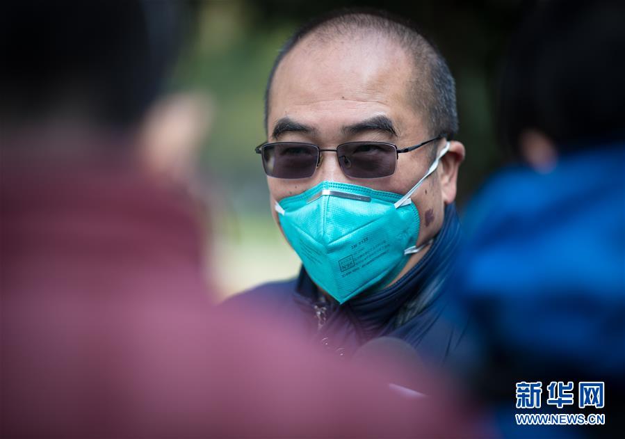 (新華全媒頭條·聚焦疫情防控·圖文互動)(7)拼漸凍生命 與疫魔競速——記疫情“風(fēng)暴眼”中武漢金銀潭醫(yī)院院長張定宇