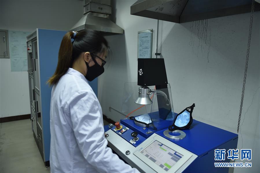 (聚焦疫情防控·圖文互動)(4)和時間賽跑——山西防疫緊缺物資生產一線見聞