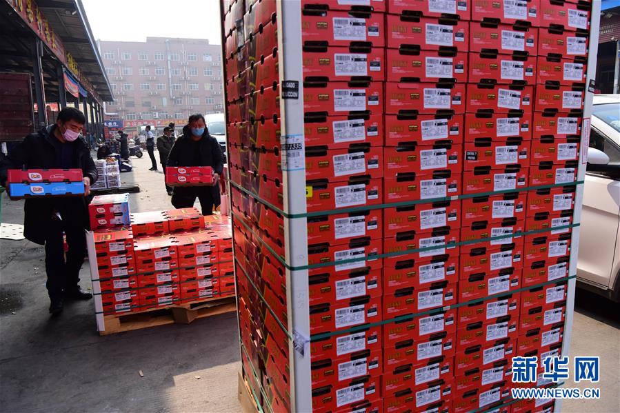 （聚焦疫情防控&middot;圖文互動）（2）吃的東西充足，做點花樣菜吧！&mdash;&mdash;中部地區(qū)最大農(nóng)產(chǎn)品批發(fā)市場見聞 