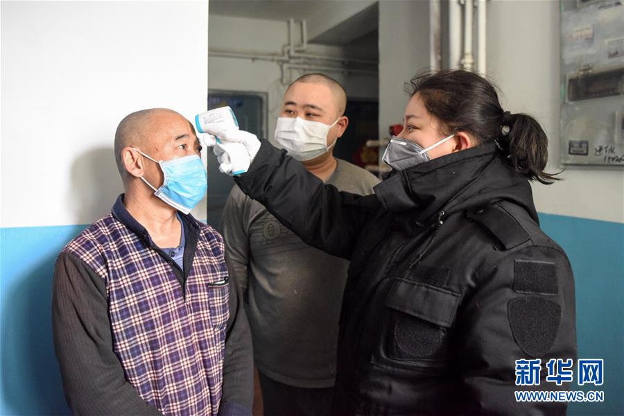 （聚焦疫情防控&middot;圖文互動）（4）&ldquo;我們多跑跑，居民更安全&rdquo;&mdash;&mdash;直擊新疆基層社區(qū)疫情防控