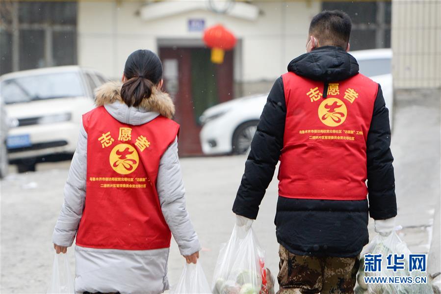 （聚焦疫情防控&middot;圖文互動）（6）&ldquo;我們多跑跑，居民更安全&rdquo;&mdash;&mdash;直擊新疆基層社區(qū)疫情防控