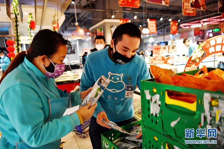 (聚焦疫情防控·圖文互動)(1)小曹“上崗”記——疫情下的“共享員工”