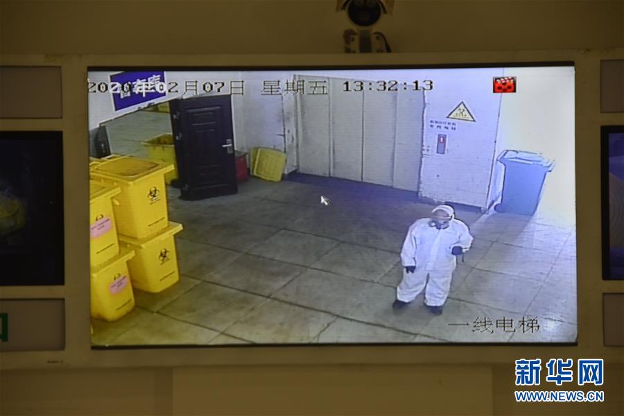 （聚焦疫情防控&middot;圖文互動）（2）另類&ldquo;白衣戰(zhàn)士&rdquo;：堅(jiān)守醫(yī)療廢物處置第一線