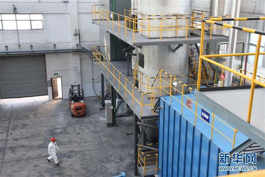 （聚焦疫情防控&middot;圖文互動）（6）另類&ldquo;白衣戰(zhàn)士&rdquo;：堅(jiān)守醫(yī)療廢物處置第一線