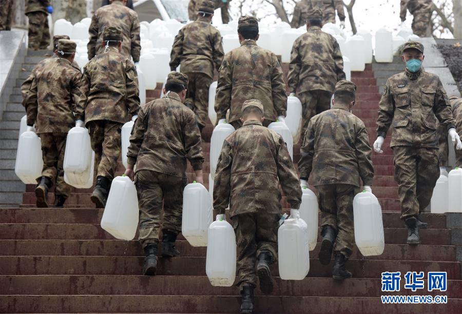 （聚焦疫情防控&middot;圖文互動(dòng)）（1）邯鄲市愛(ài)國(guó)擁軍聯(lián)合會(huì)為武漢火神山醫(yī)院捐贈(zèng)百噸醫(yī)用消毒原液