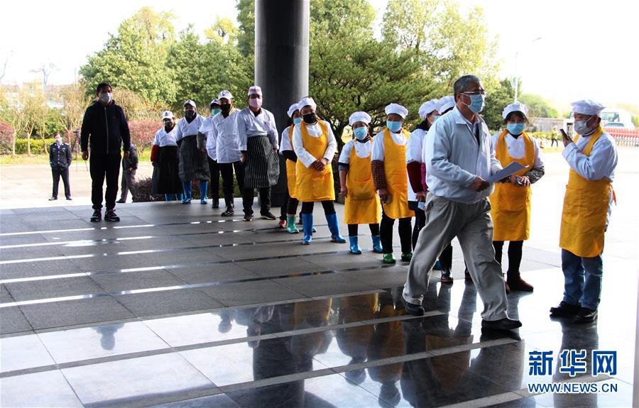 （來自經(jīng)濟(jì)前沿的故事&middot;企業(yè)復(fù)工復(fù)產(chǎn)&middot;圖文互動(dòng)）（2）看1500多名工人是如何復(fù)工的？&mdash;&mdash;湖南郴州一家企業(yè)復(fù)工目擊記 