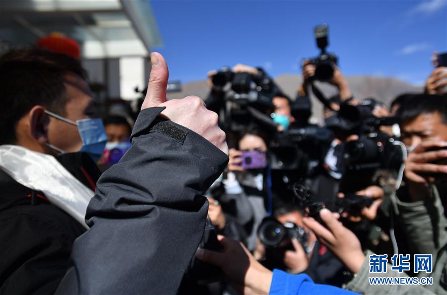 (聚焦疫情防控)(4)西藏唯一新冠肺炎患者治愈出院