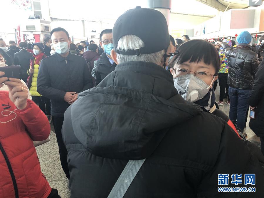 （熱點(diǎn)鮮報(bào)&middot;圖文互動(dòng)）（1）三代人的約定：父母送我援湖北，我給孩子樹(shù)榜樣