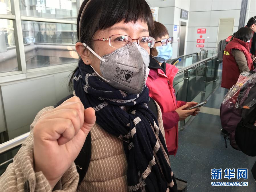 （熱點(diǎn)鮮報(bào)&middot;圖文互動(dòng)）（2）三代人的約定：父母送我援湖北，我給孩子樹(shù)榜樣