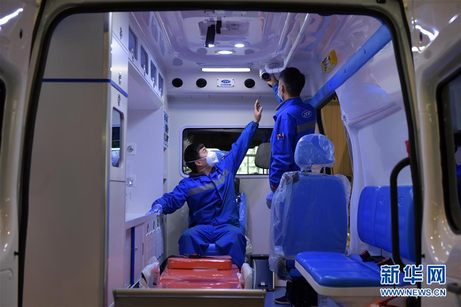 (在習(xí)近平新時(shí)代中國(guó)特色社會(huì)主義思想指引下——新時(shí)代新作為新篇章·習(xí)近平總書(shū)記關(guān)切事·圖文互動(dòng))(3)科學(xué)的“硬核力量”——來(lái)自抗疫一線的報(bào)告