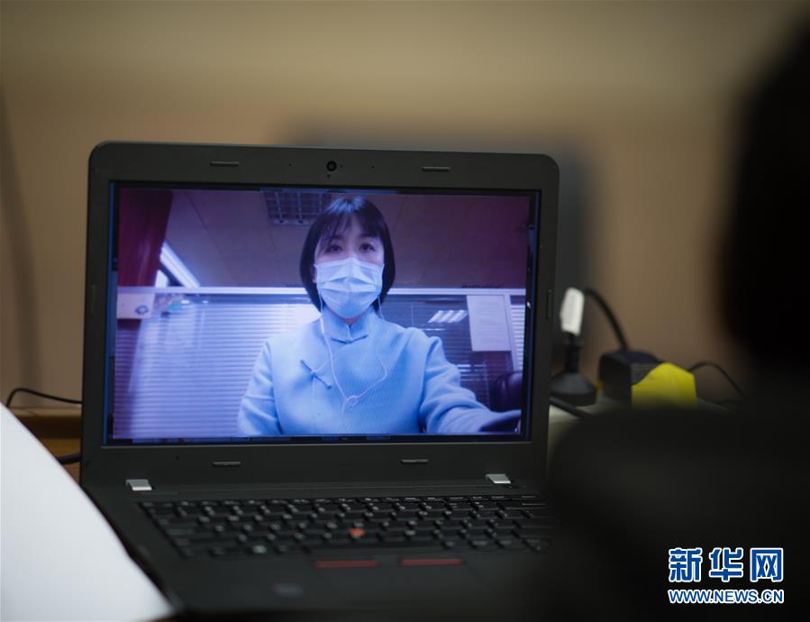 (新華全媒頭條配圖·圖文互動(dòng))(13)戰(zhàn)“疫”的一天——新華社記者直擊湖北保衛(wèi)戰(zhàn)